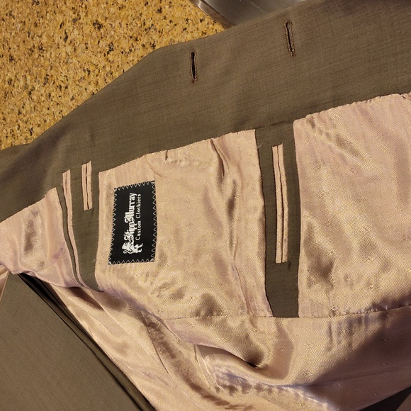 Custom made Suite by Skipp Murray 46R - Picture 4 of 5